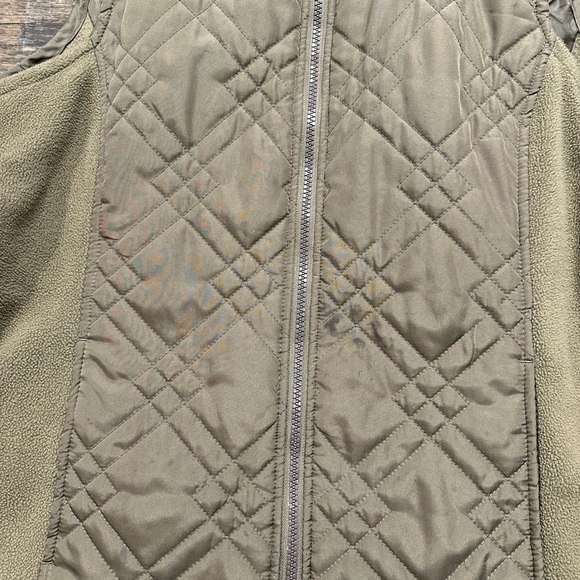 Izod Brown Quilted Vest - Picture 5 of 5
